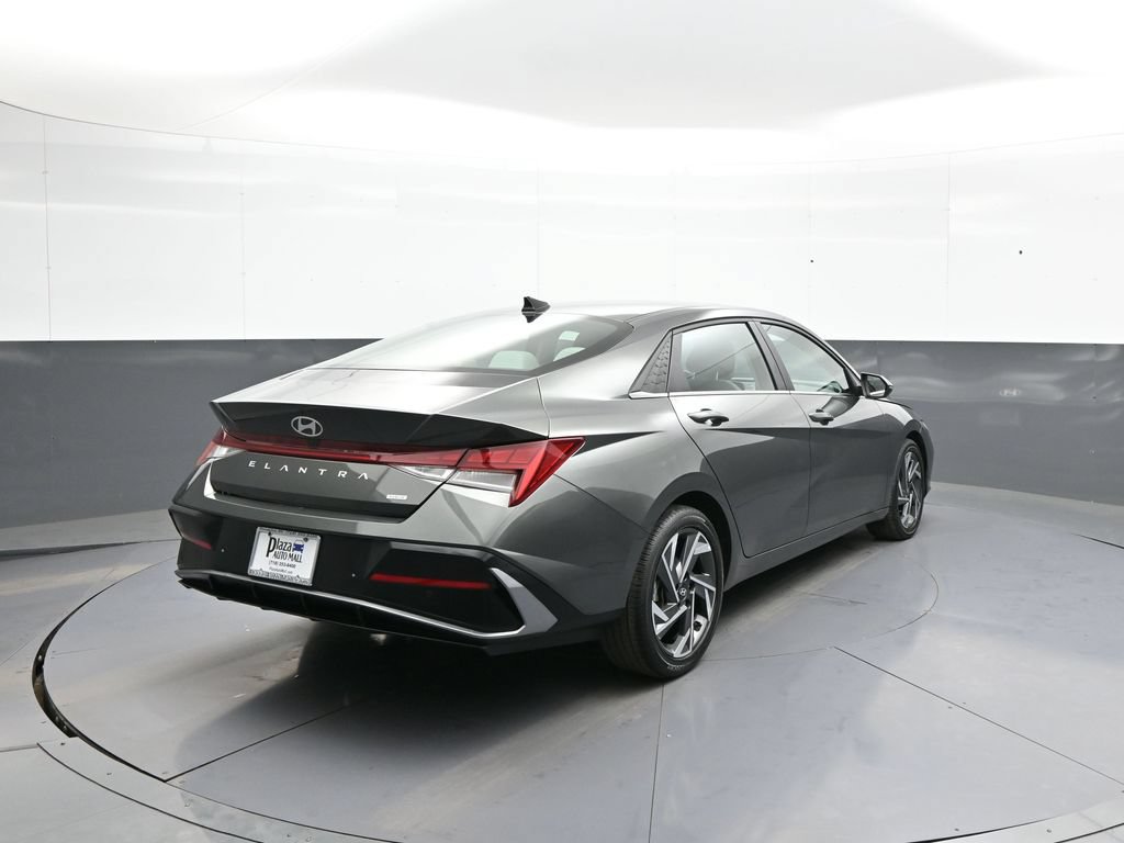 Used 2024 Hyundai Elantra Limited FWD image 6