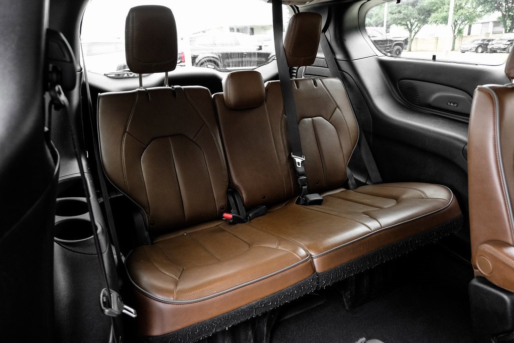 Used 2018 Chrysler Pacifica Limited image 56