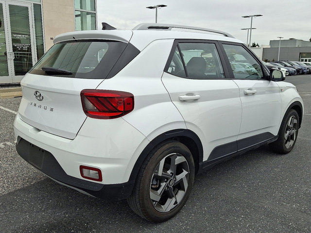 Used 2022 Hyundai Venue SEL image 5