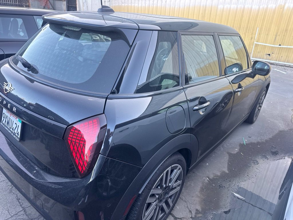 Used 2026 MINI Cooper 4-Door Hardtop FWD image 4