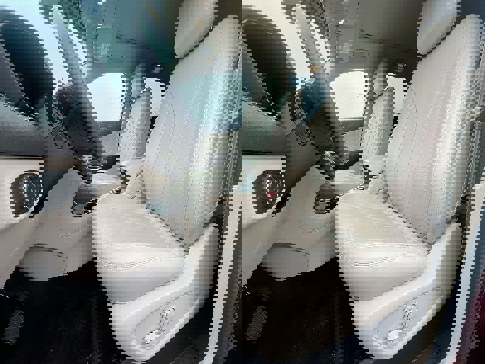 Used 2017 Lincoln MKC Reserve w/ Lincoln MKC Climate Package image 16