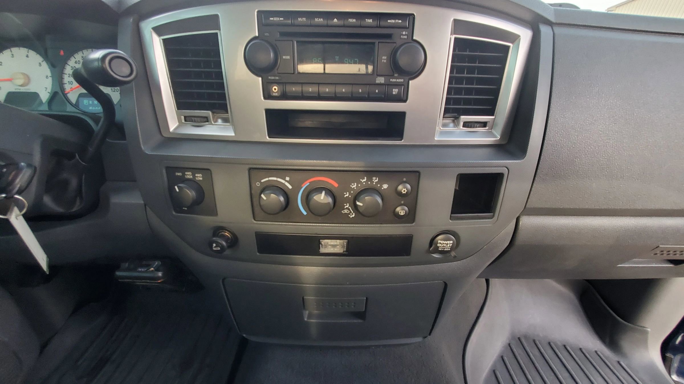 Used 2008 Dodge Ram 1500 Truck SLT image 22