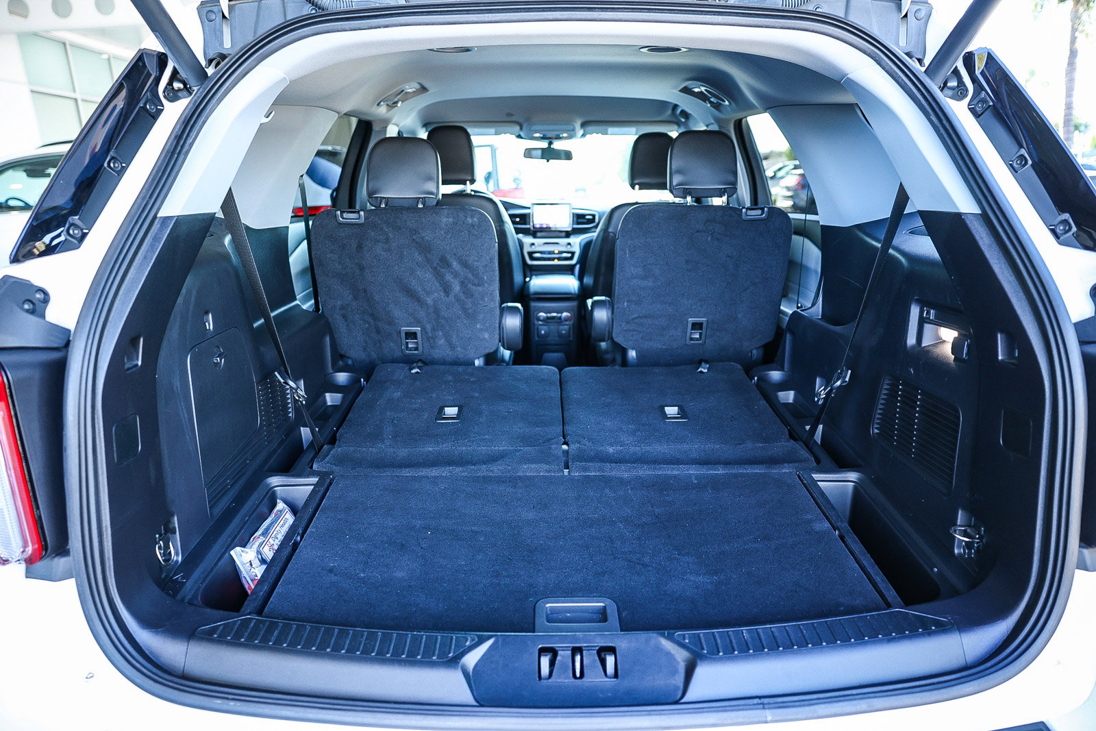 Used 2022 Ford Explorer XLT w/ Equipment Group 202A image 31