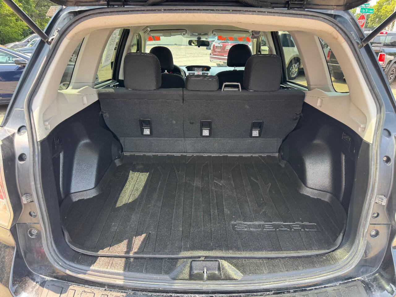 Used 2017 Subaru Forester 2.5i w/ Alloy Wheel Package image 13