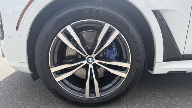 Used 2024 BMW X7 xDrive40i w/ M Sport Package AWD/4WD image 43