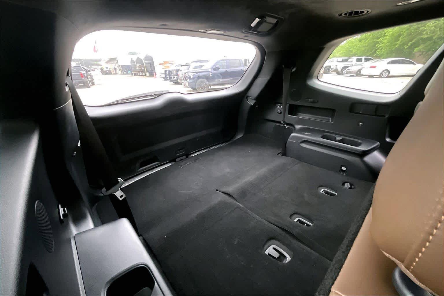 Used 2022 Kia Telluride SX w/ SX Prestige Package AWD/4WD image 36