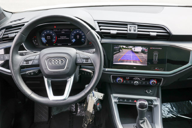 Used 2025 Audi Q3 2.0T Premium AWD/4WD image 7