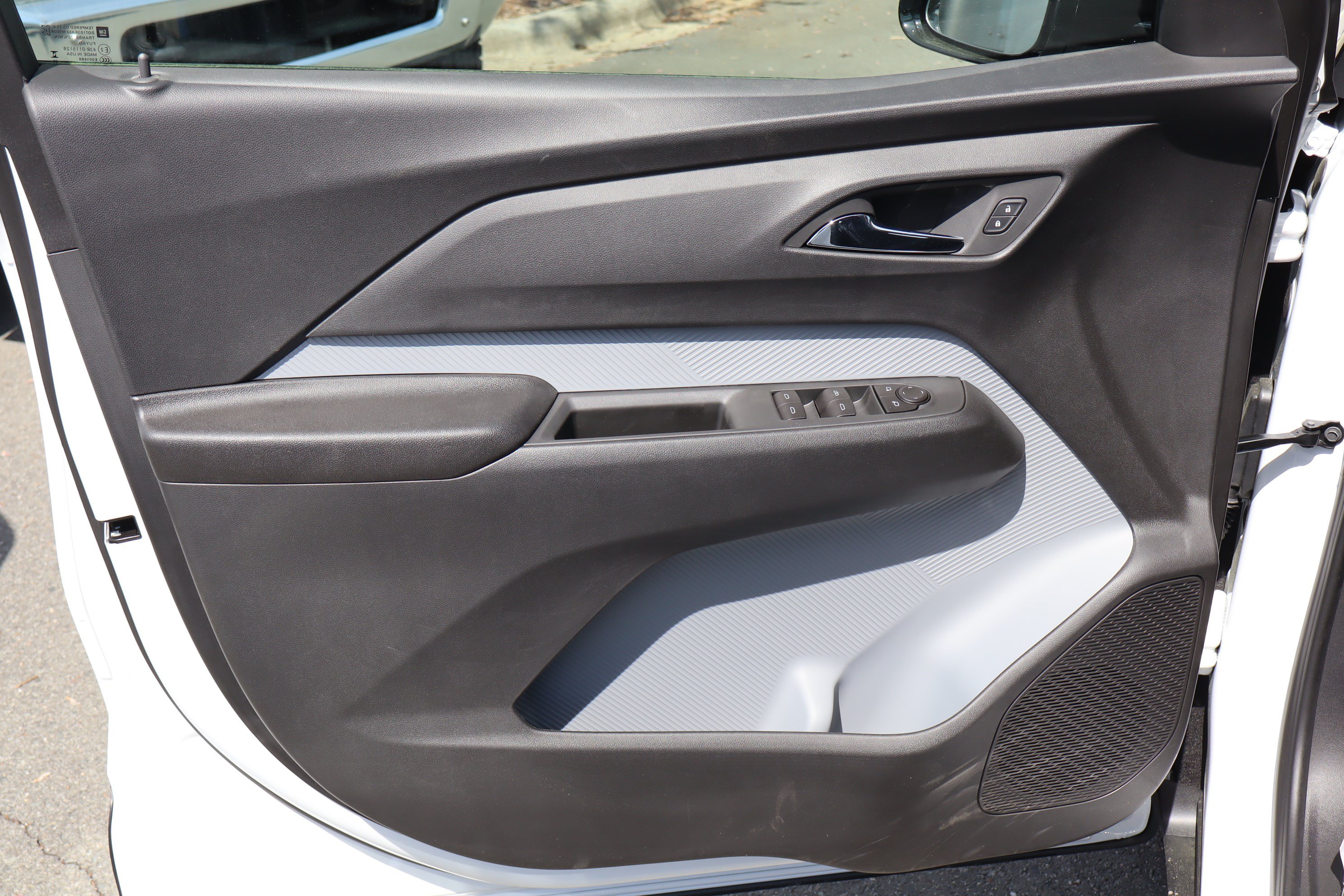 New 2027 Chevrolet Bolt LT w/ Comfort Package FWD image 10