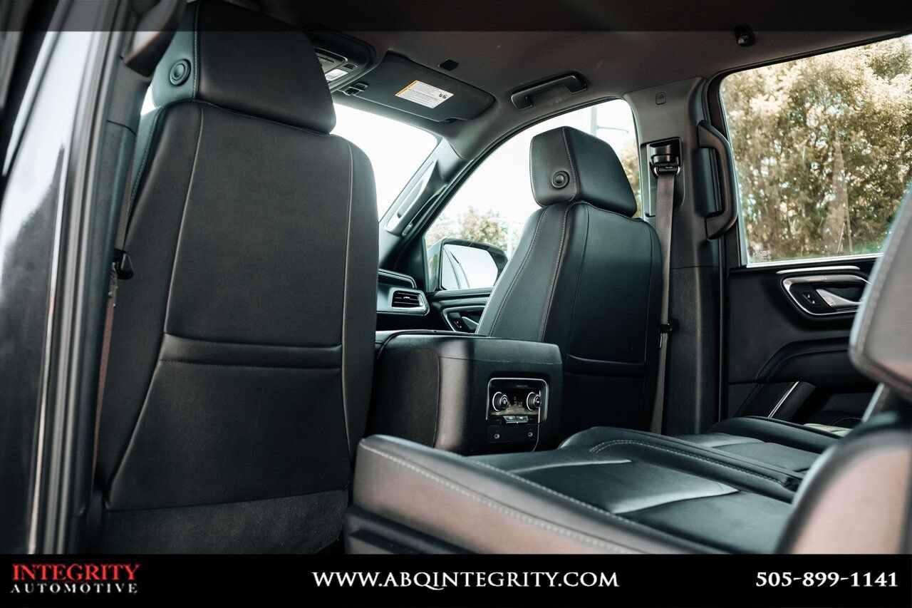 Used 2024 Chevrolet Suburban LT RWD image 37
