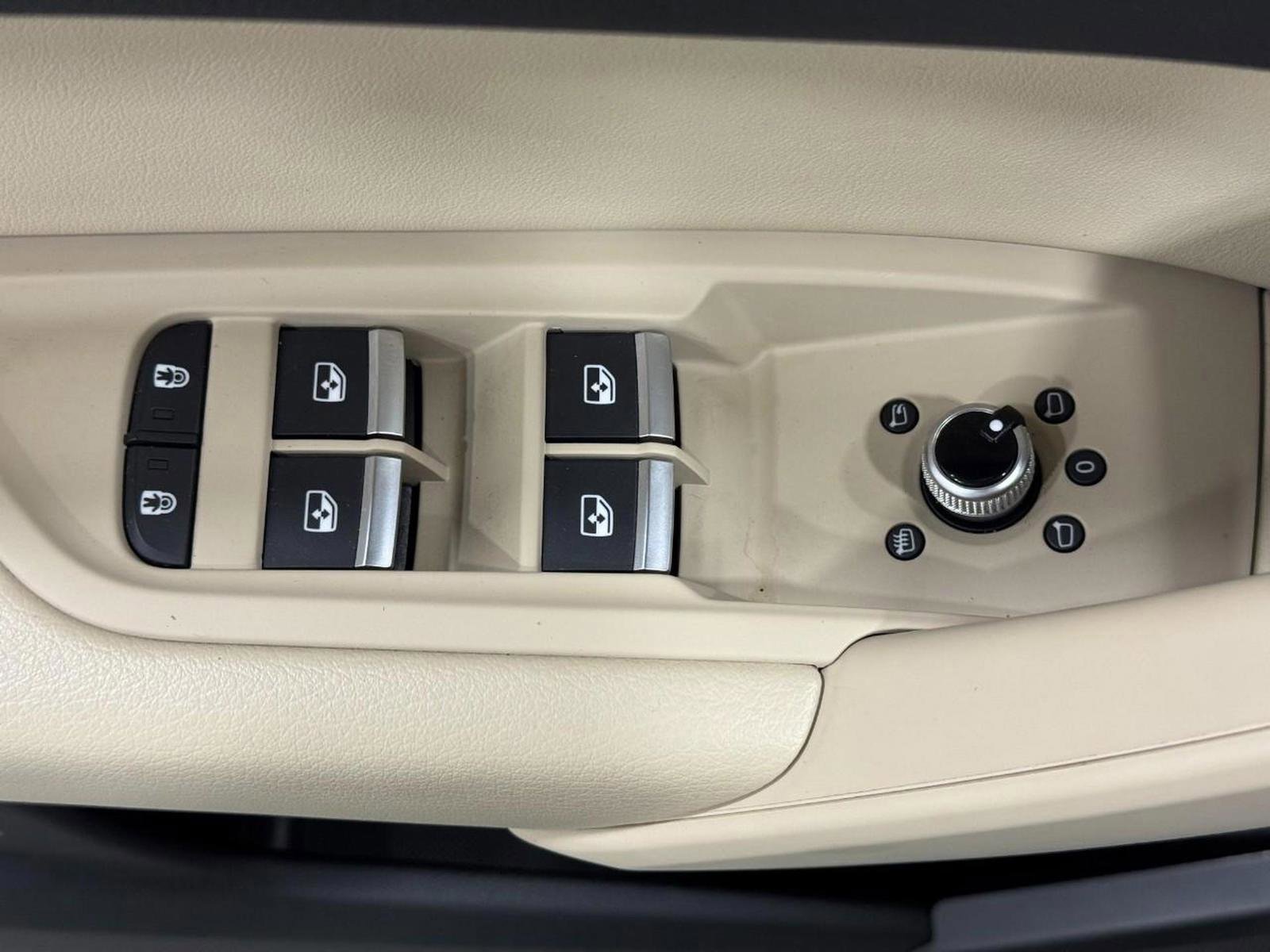 Used 2023 Audi Q5 2.0T Premium w/ Convenience Package image 24