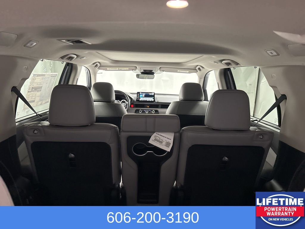 New 2025 Honda Pilot Touring image 12
