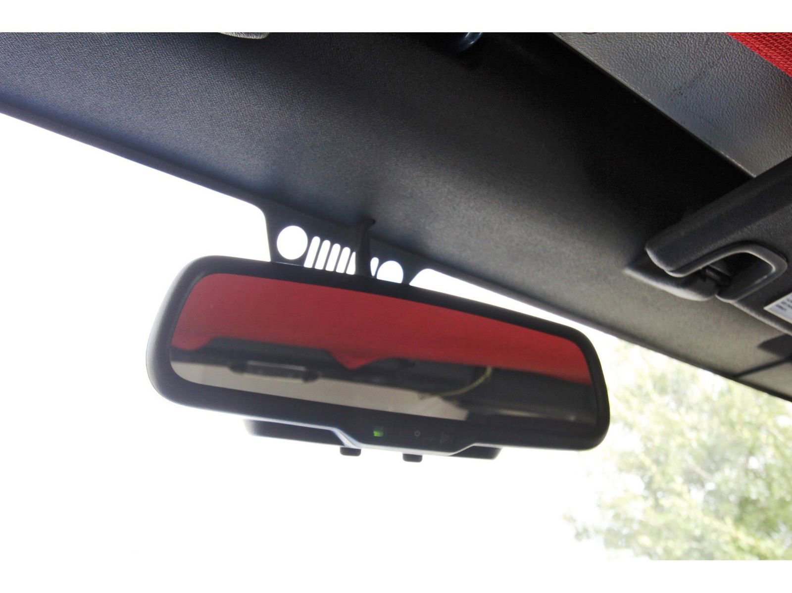 Used 2015 Jeep Wrangler Sahara image 23