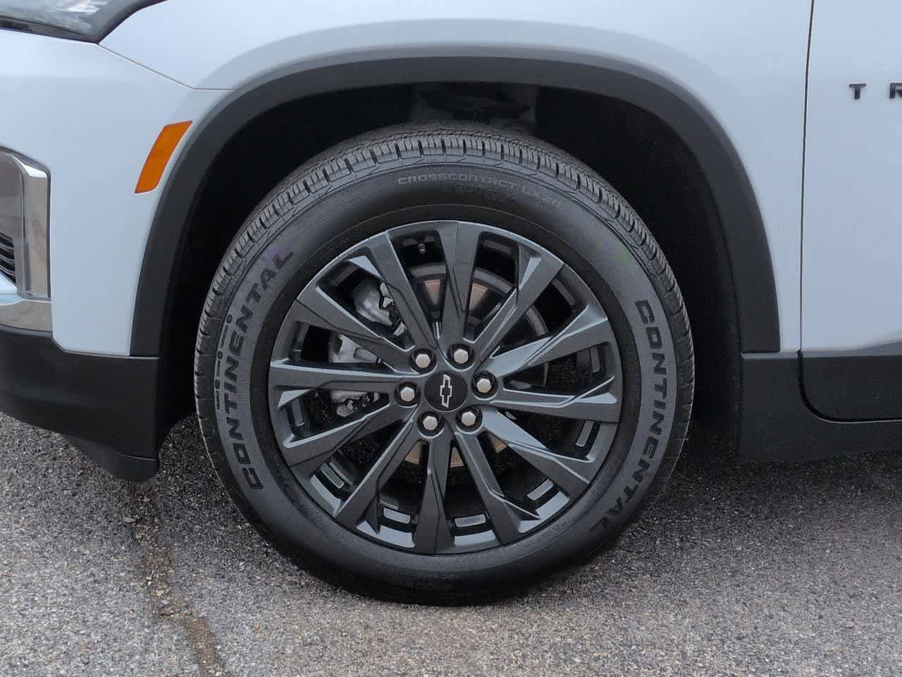 Used 2023 Chevrolet Traverse RS w/ LPO, Floor Liner Package FWD image 13