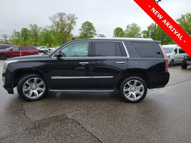 Used 2016 Cadillac Escalade Luxury AWD/4WD image 6