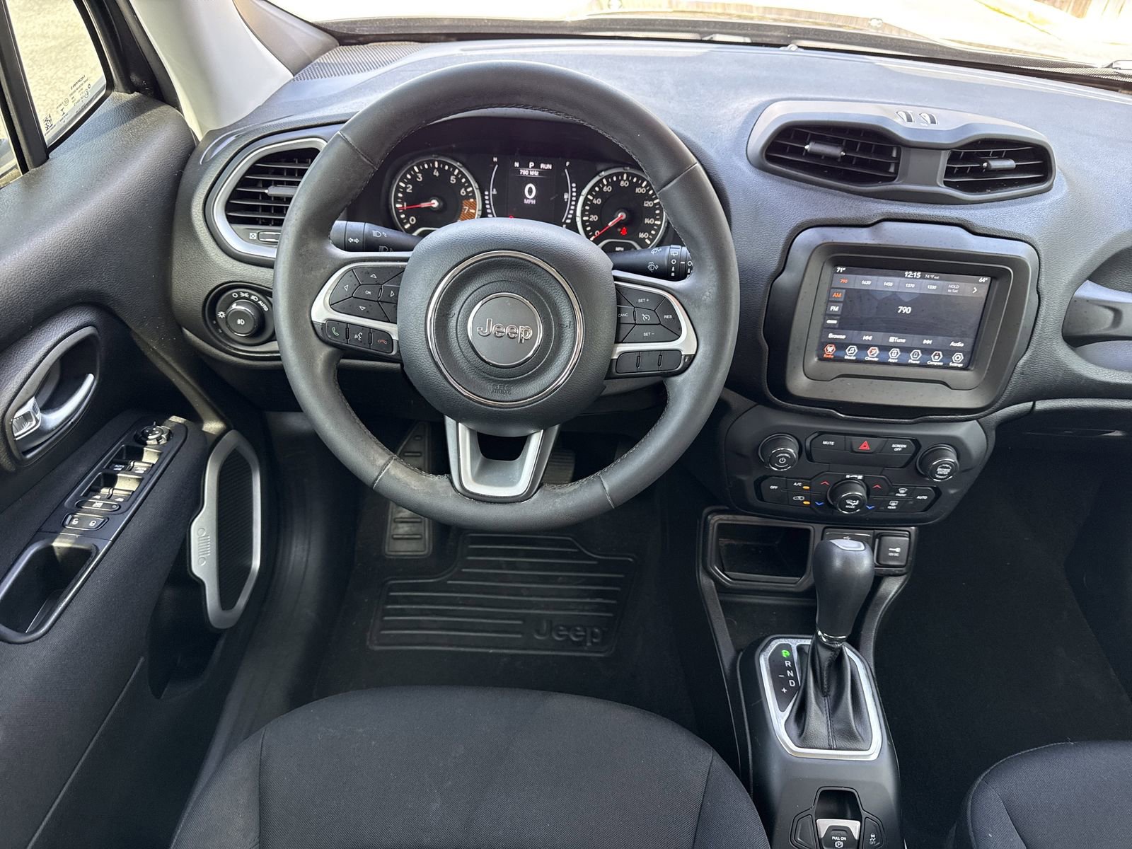 Used 2020 Jeep Renegade Latitude image 12
