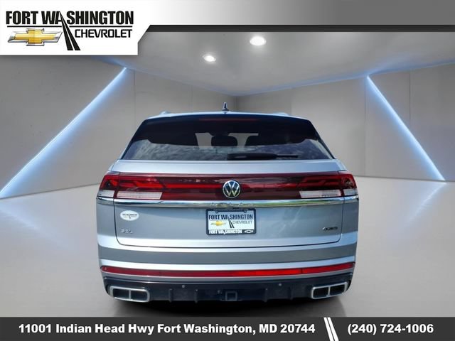 Used 2024 Volkswagen Atlas Cross Sport SEL R-Line AWD/4WD image 4