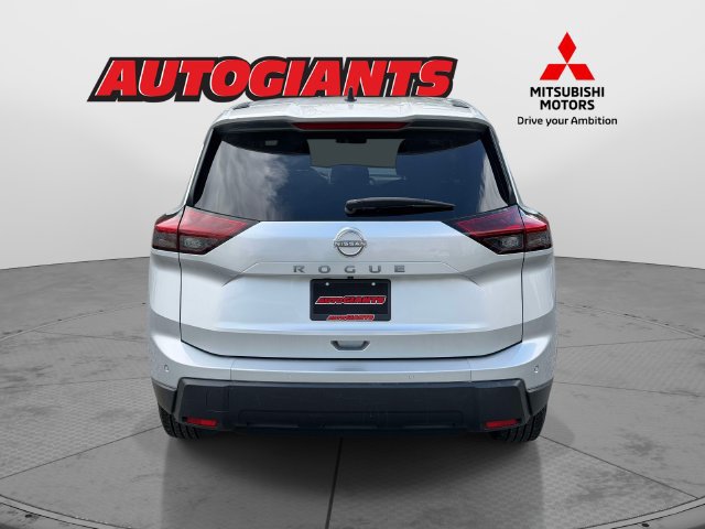 Used 2024 Nissan Rogue S FWD image 3