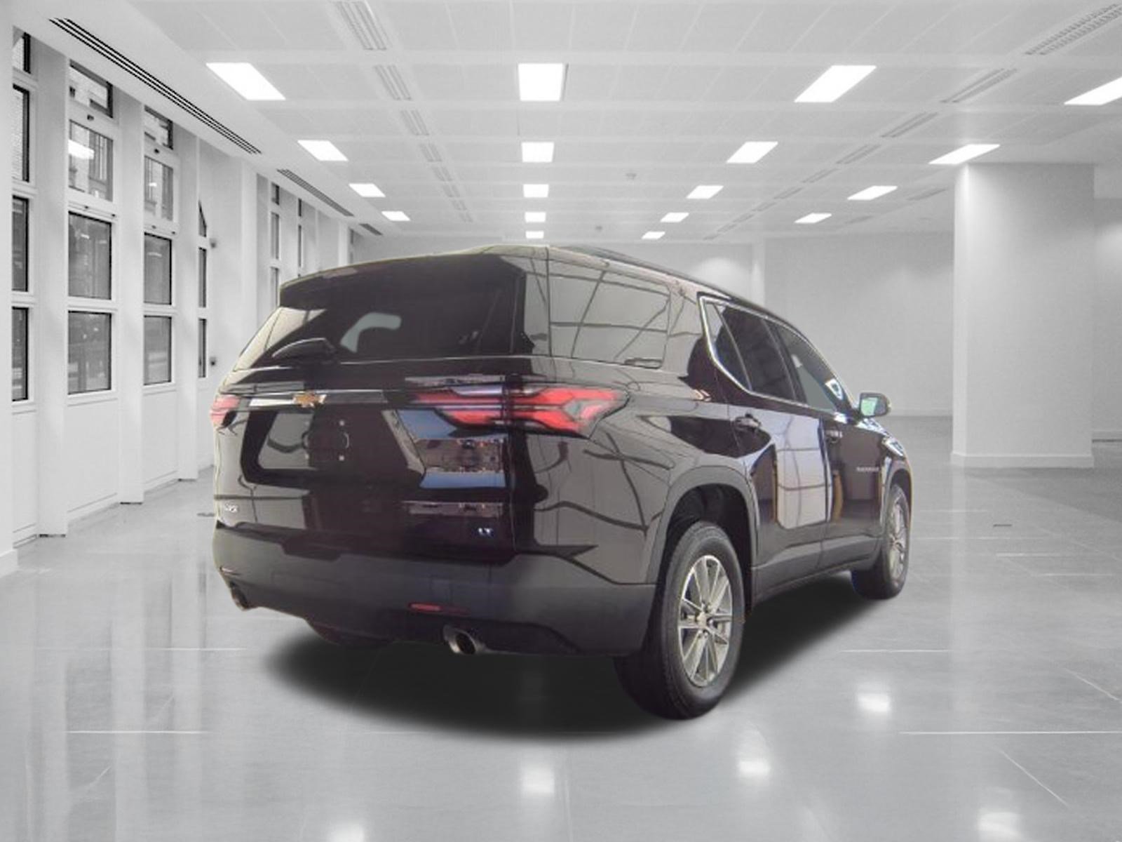 Used 2023 Chevrolet Traverse LT FWD image 9