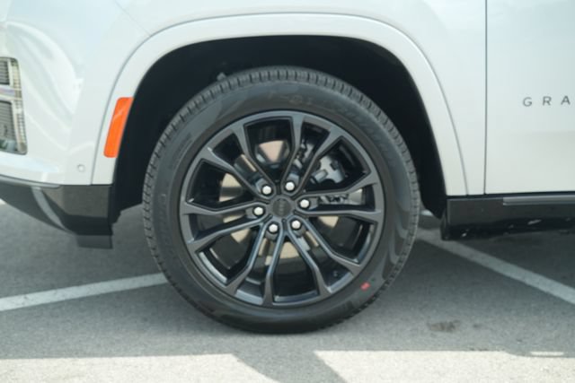 New 2026 Jeep Grand Wagoneer Summit AWD/4WD image 9