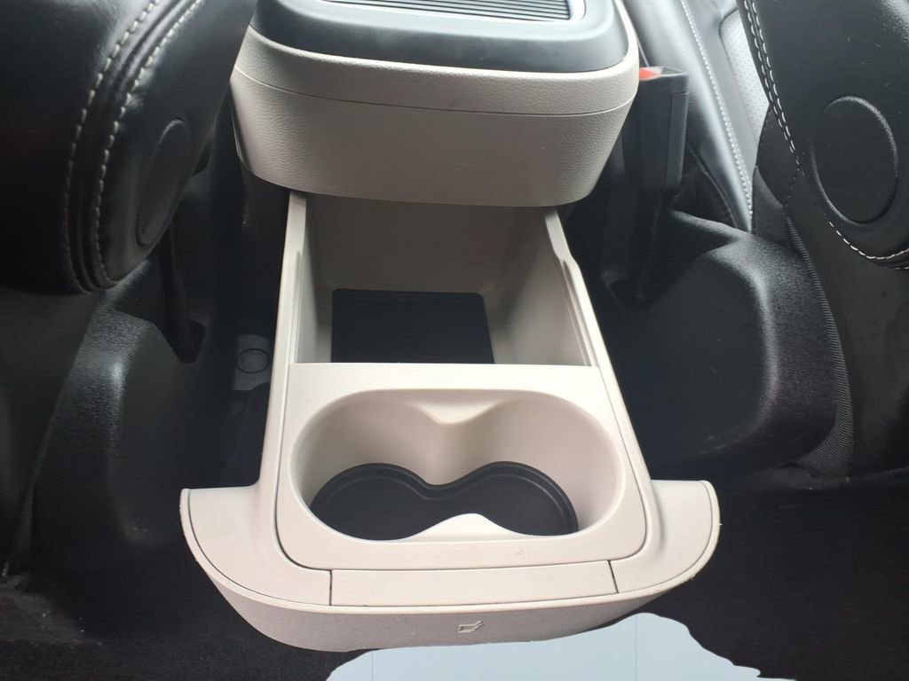 Used 2023 Chrysler Pacifica Touring-L image 30