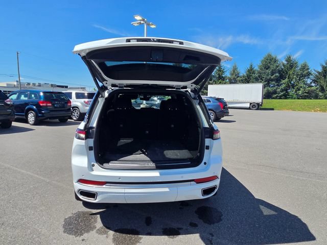 Used 2023 Jeep Grand Cherokee Summit AWD/4WD image 29