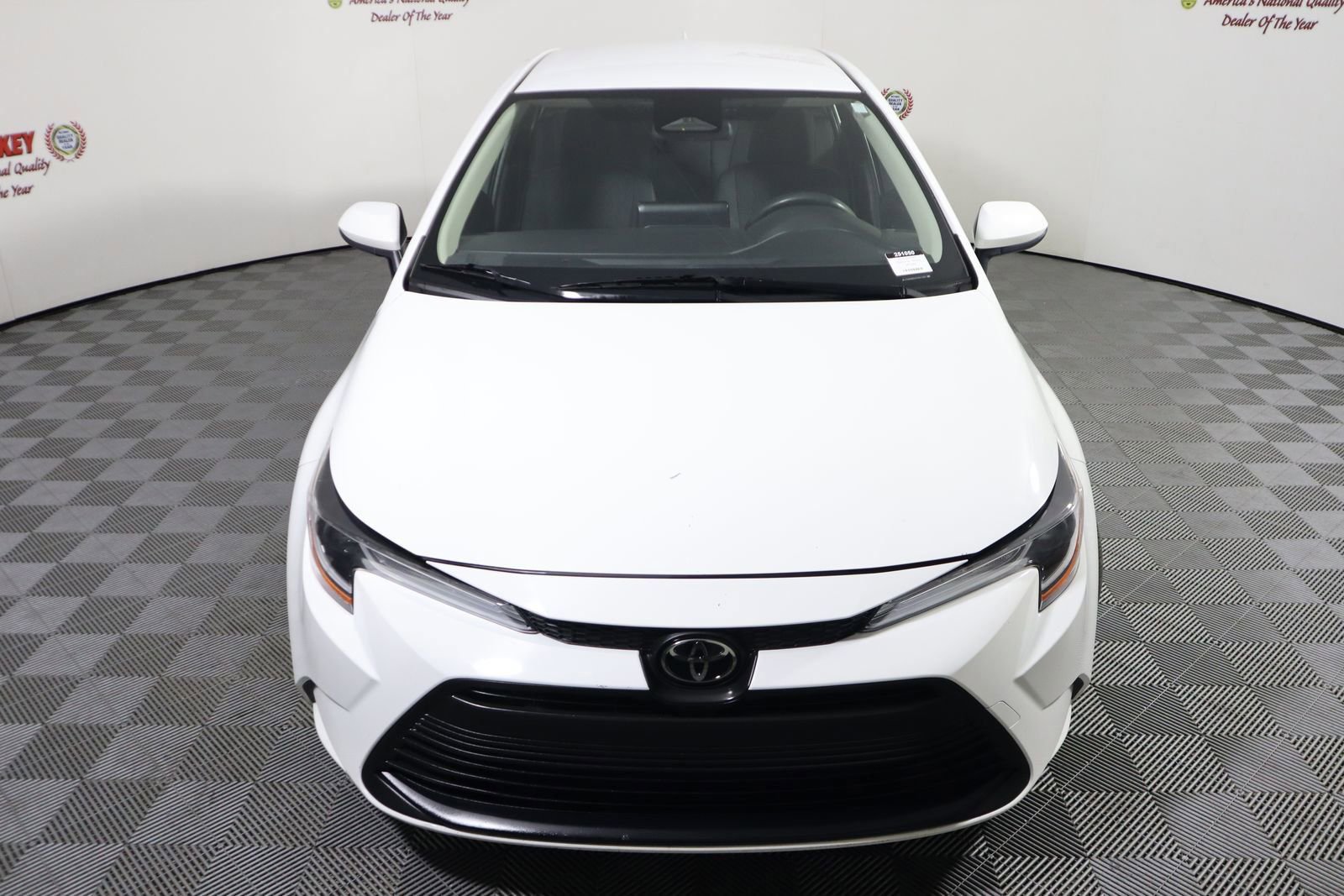Used 2023 Toyota Corolla LE image 19