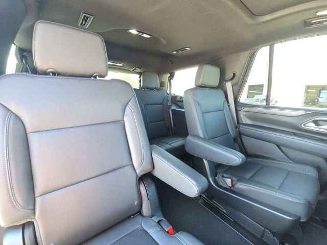 Used 2023 Chevrolet Tahoe Z71 w/ Luxury Package AWD/4WD image 16