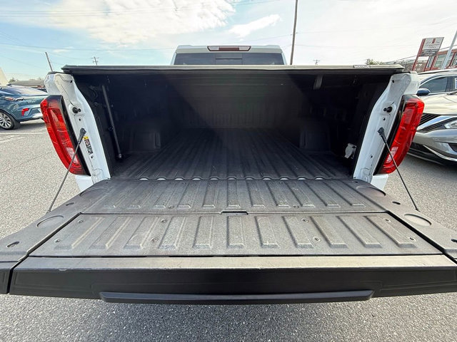 Used 2022 GMC Sierra 1500 SLT w/ SLT Premium Plus Package image 18