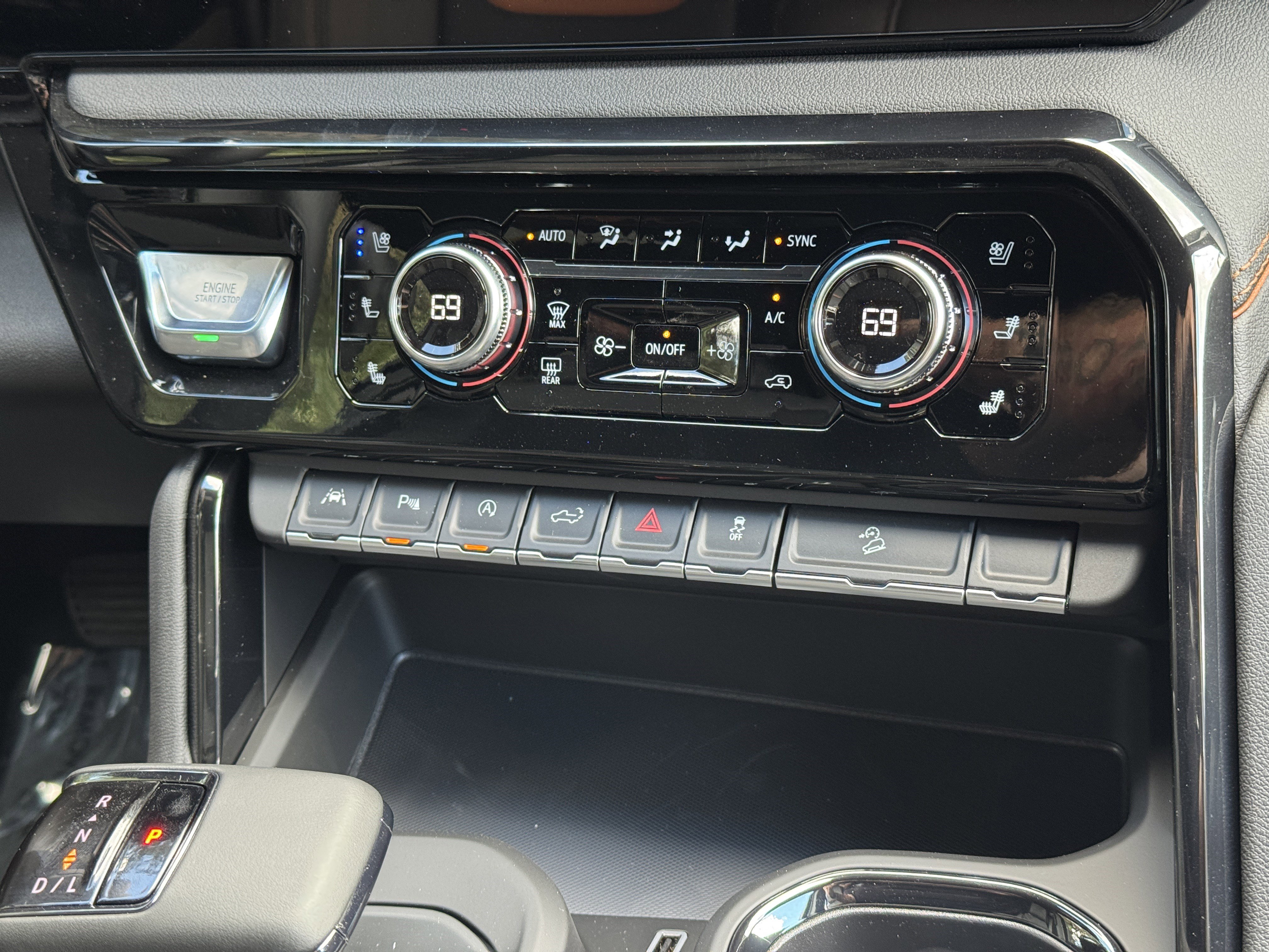 New 2026 GMC Sierra 1500 AT4 w/ Technology Package image 32