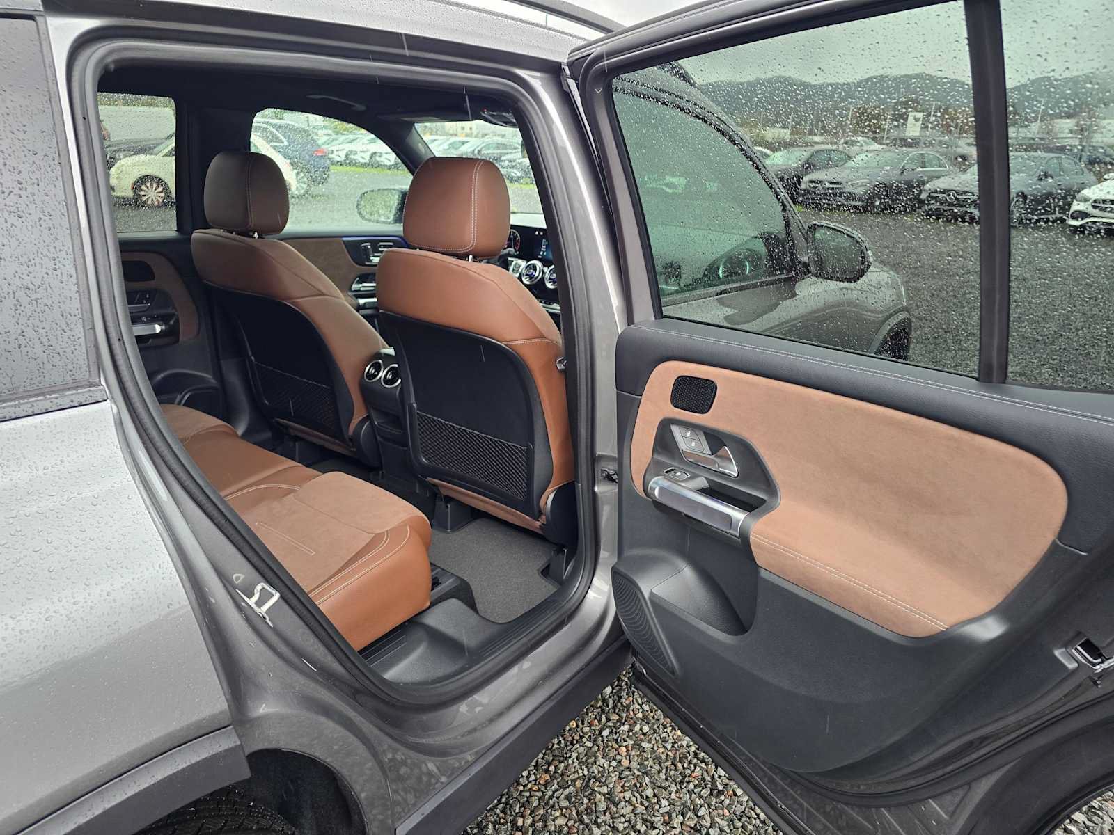 New 2026 Mercedes-Benz GLB 250 4MATIC image 14