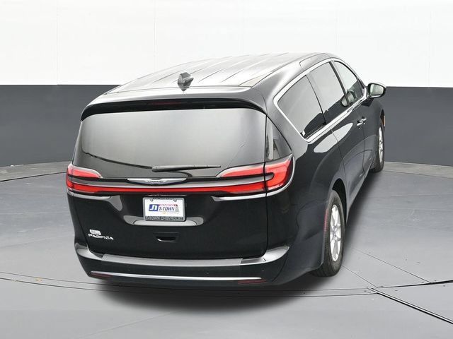Used 2024 Chrysler Pacifica Touring FWD image 55