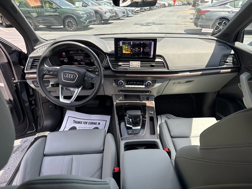 Used 2024 Audi Q5 2.0T Premium Plus w/ Premium Plus Package AWD/4WD image 12