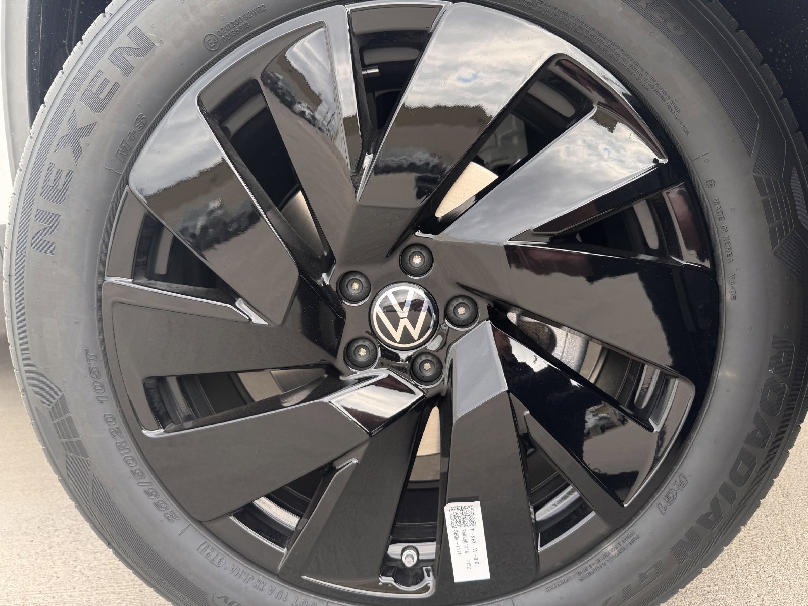 New 2026 Volkswagen Atlas SE FWD image 9