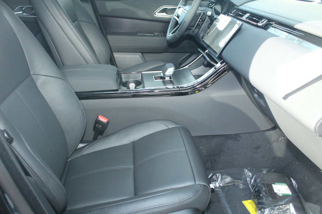 New 2026 Land Rover Range Rover Velar Dynamic SE AWD/4WD image 3