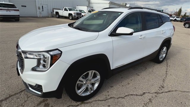 Used 2023 GMC Terrain SLE w/ Driver Convenience Package image 35