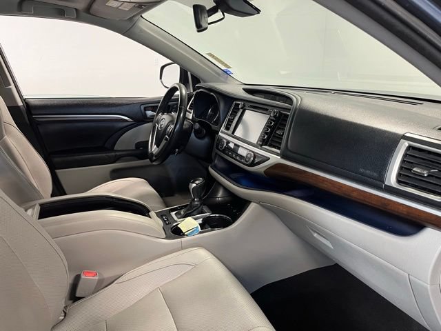 Used 2015 Toyota Highlander Limited Platinum AWD/4WD image 11