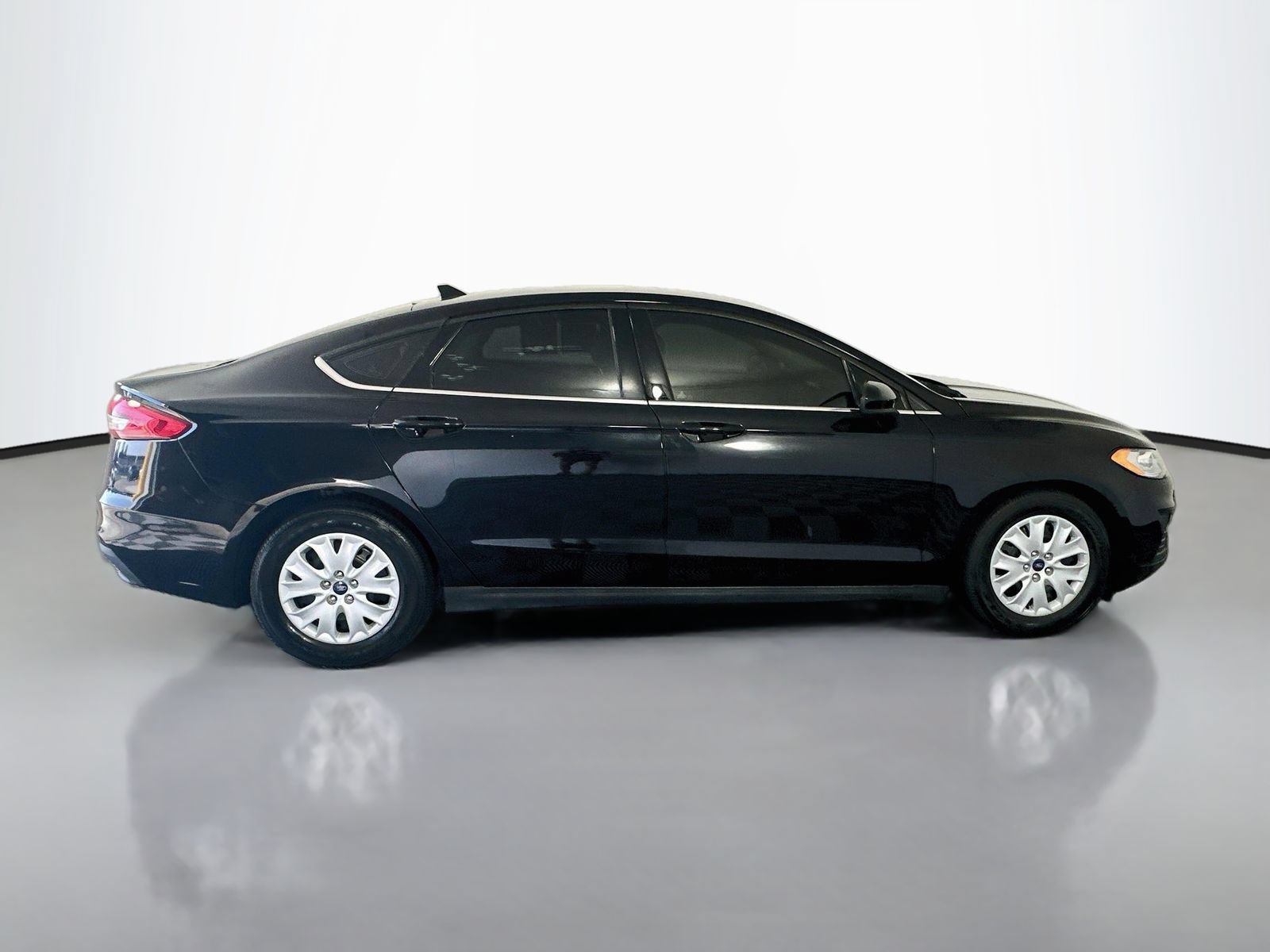 Used 2020 Ford Fusion S FWD image 8