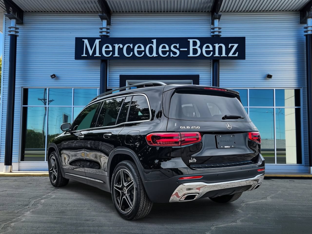 New 2026 Mercedes-Benz GLB 250 4MATIC image 4