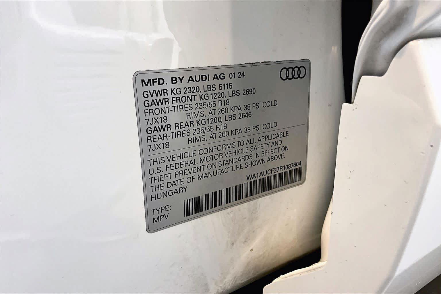 Used 2024 Audi Q3 2.0T Premium w/ Convenience Package AWD/4WD image 34