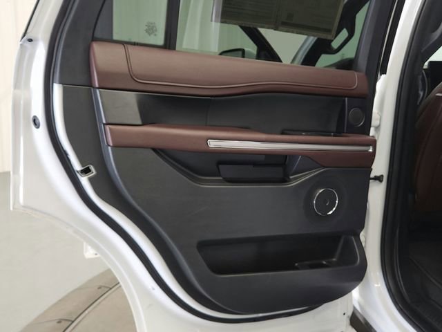 Used 2024 Ford Expedition Limited image 31
