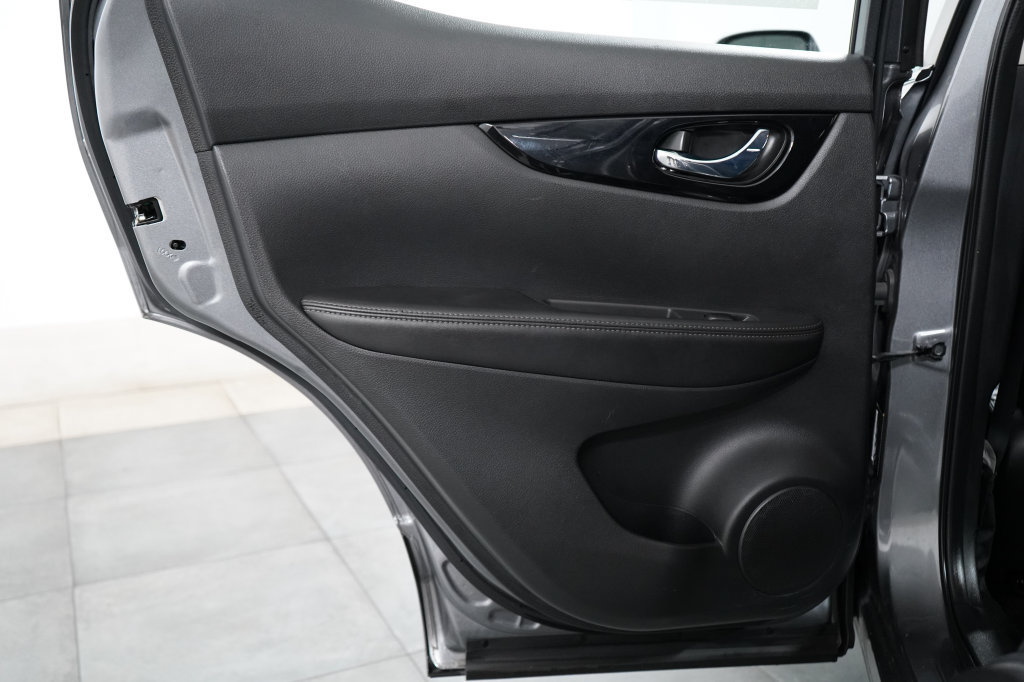 Used 2022 Nissan Rogue Sport SL AWD/4WD image 19
