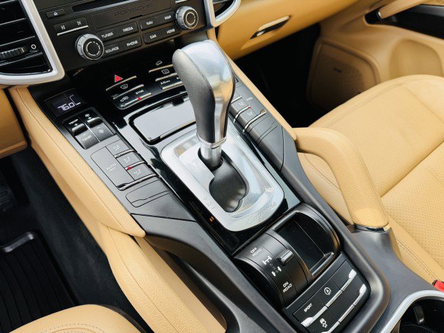 Used 2017 Porsche Cayenne image 15