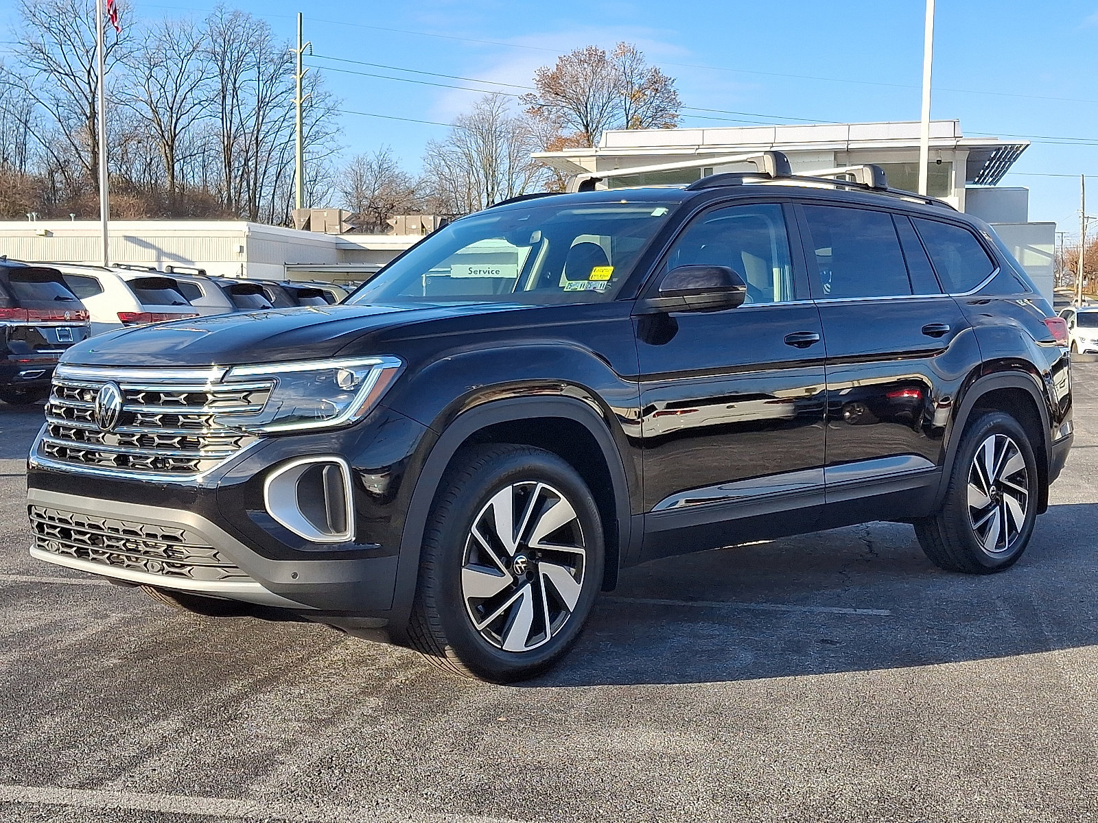 New 2025 Volkswagen Atlas SE image 3