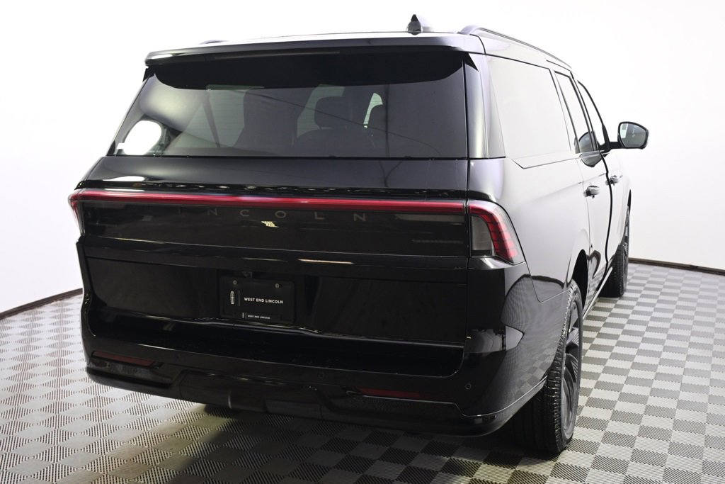 New 2026 Lincoln Navigator L Reserve w/ Jet Appearance Package image 6