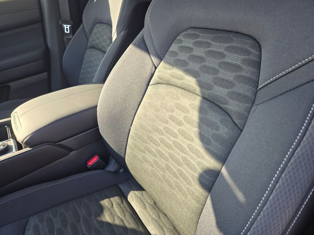 New 2025 Nissan Pathfinder SV w/ Cargo Package image 27