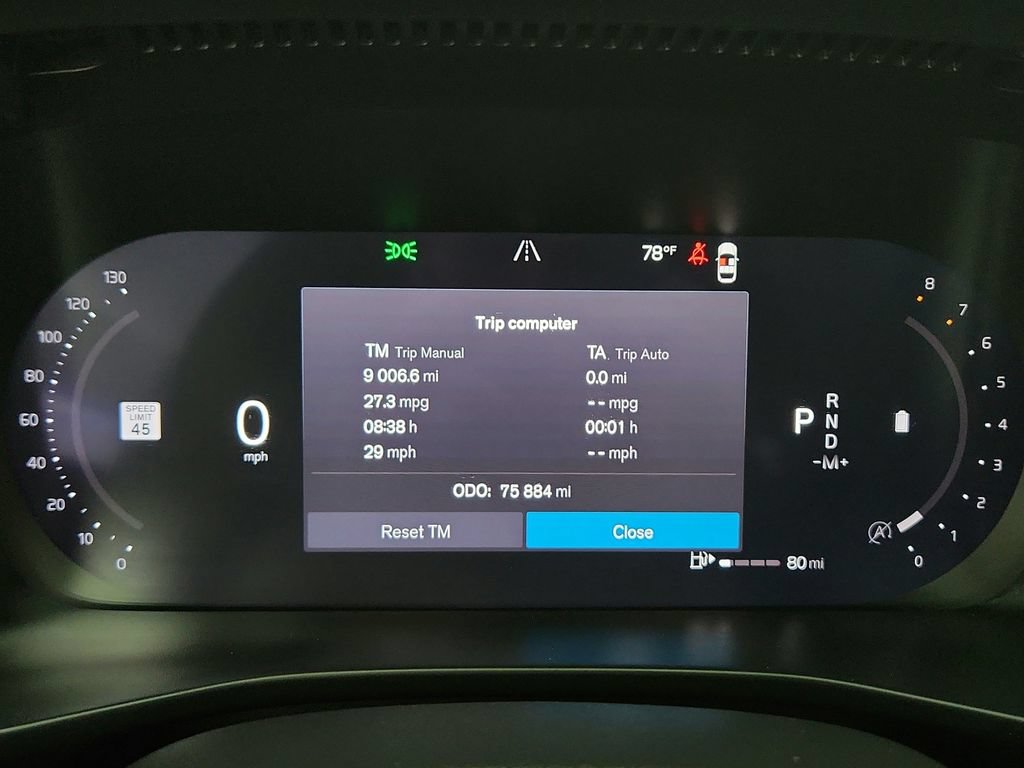 Used 2023 Volvo XC40 B5 Plus AWD/4WD image 14
