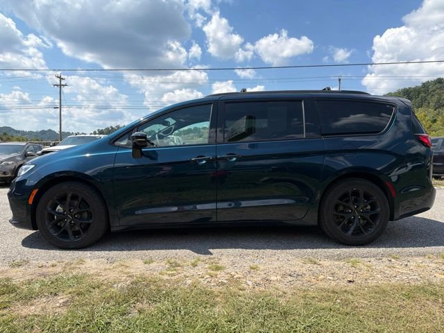 Used 2025 Chrysler Pacifica Limited FWD image 6