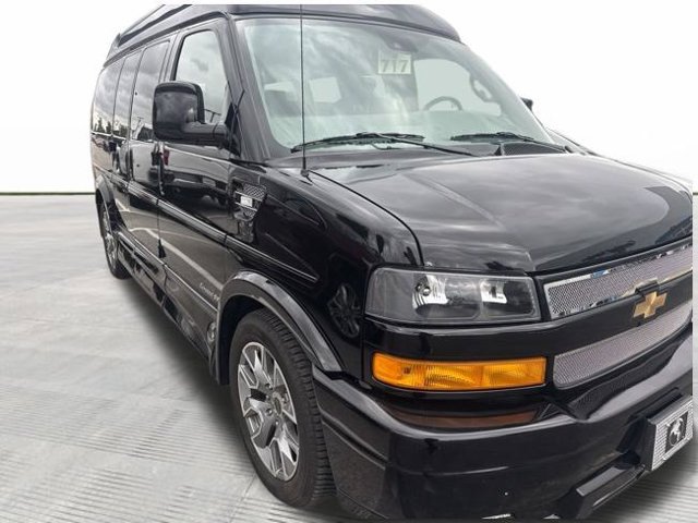 Used 2026 Chevrolet Express 2500 w/ Driver Convenience Package RWD image 4