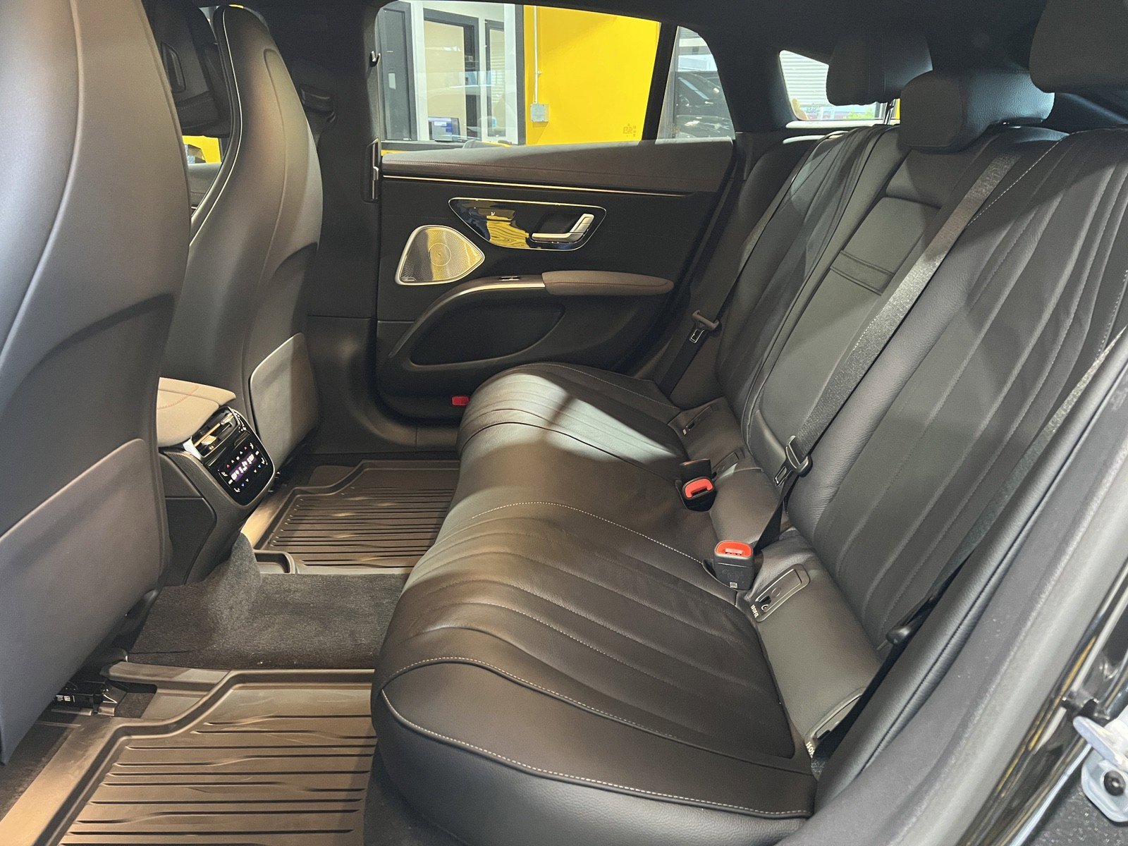 Used 2022 Mercedes-Benz EQS 580 4MATIC Sedan image 18