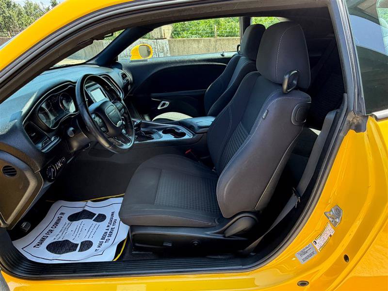 Used 2017 Dodge Challenger SXT RWD image 29